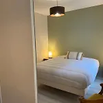 Pinede Private Nature & Sleeps 8 In