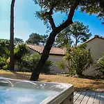 Pinede Private Nature & Sleeps 8 In