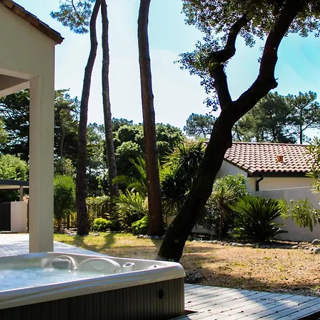 Pinède Private Nature&beach Sleeps 8 In Villa *